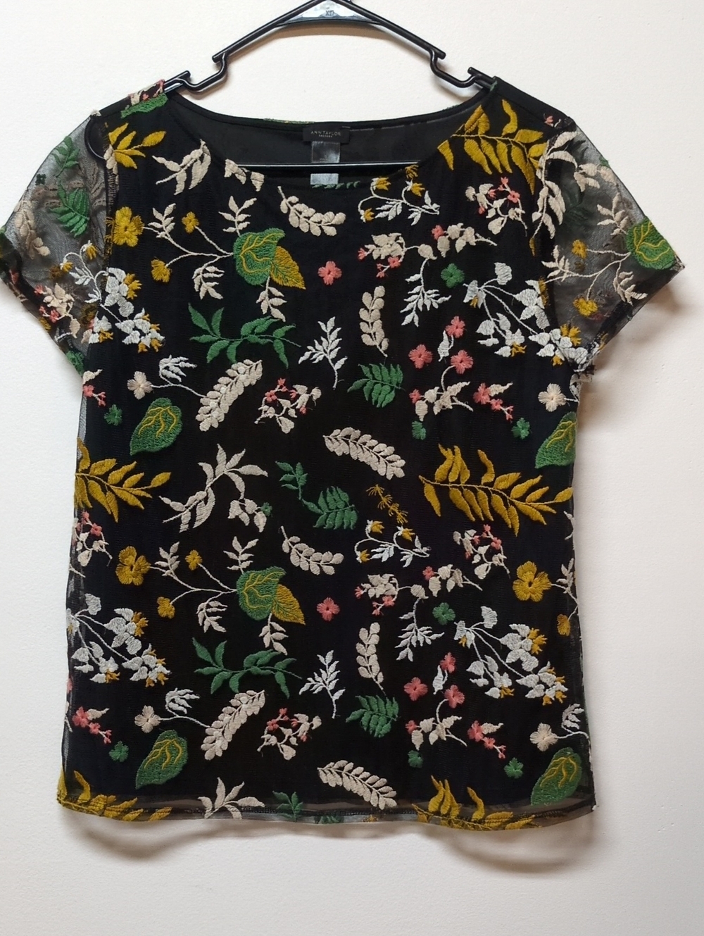 Ann Taylor Floral Embroidered Tee Shirt Black Mesh Size S
